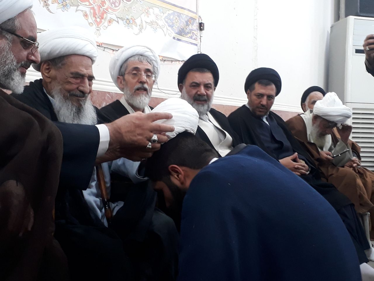 مراسم عمامه&zwnj;گذاری طلاب حوزه علمیه لرستان برگزار شد + عکس