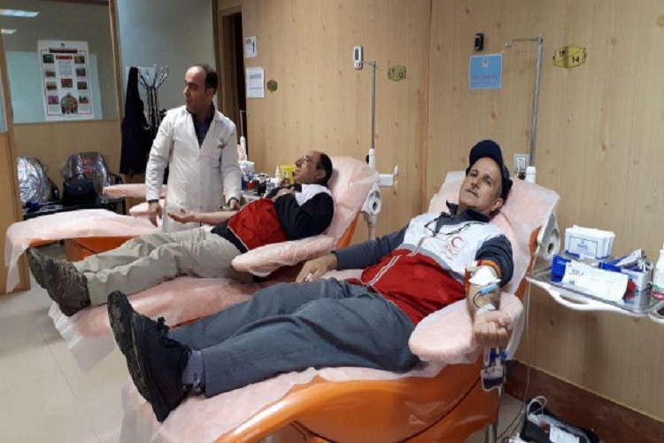 مردی که رکوردار اهدای زندگی شد