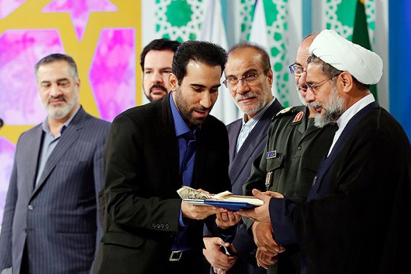 یکشنبه// ارزش‌گذاری‌هایی که در حد نخبگان قرآنی نیست/ مثبت و منفی جشنواره ملی قرآن دانشجویان