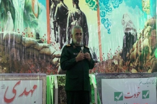 پیروی از شهدا کشور را بیمه میکند پیروی از شهدا کشور را بیمه میکند
