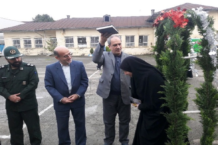 اعزام 120 دانشآموز دختر رودسری به مناطق عملیاتی جنوب کشور اعزام 120 دانشآموز دختر رودسری به مناطق عملیاتی جنوب کشور