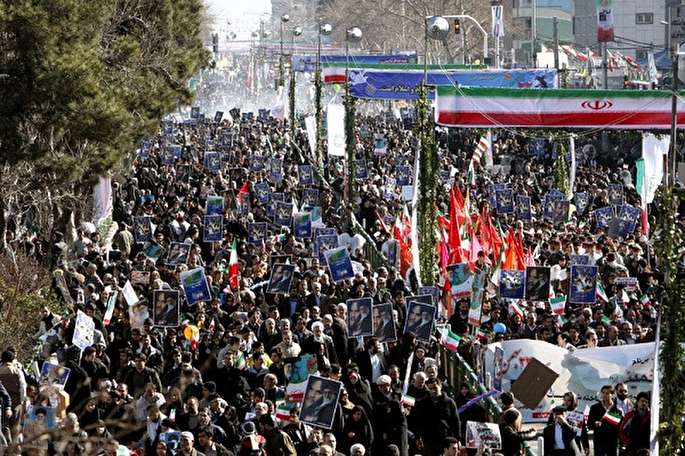 مسئولان مردم را محور اعمال خود قرار دهند