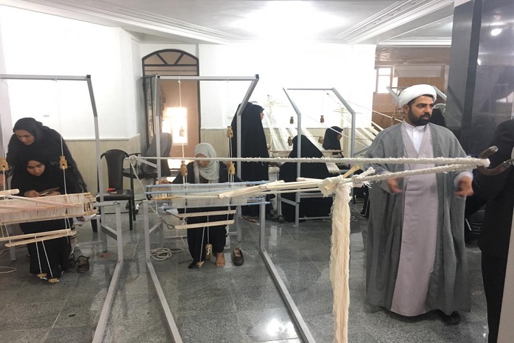راه اندازی کارگاه حوله بافی در حسینیه موقوفه ناصری بندرعباس