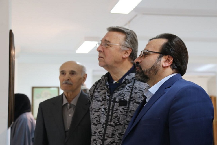 هنرمندان با تاسی از آموزه&zwnj;های دینی پیام آور صلح باشند