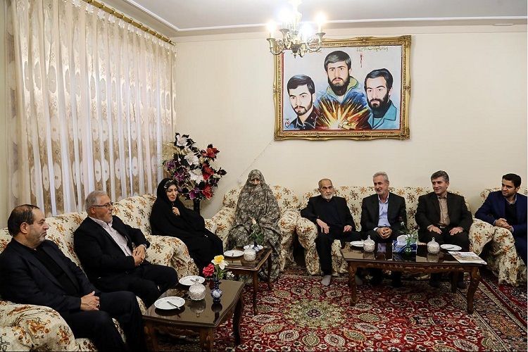 دیدار استاندار آذربایجان&zwnj;شرقی با خانواده شهیدان &laquo;آذرآبادی حق&raquo;