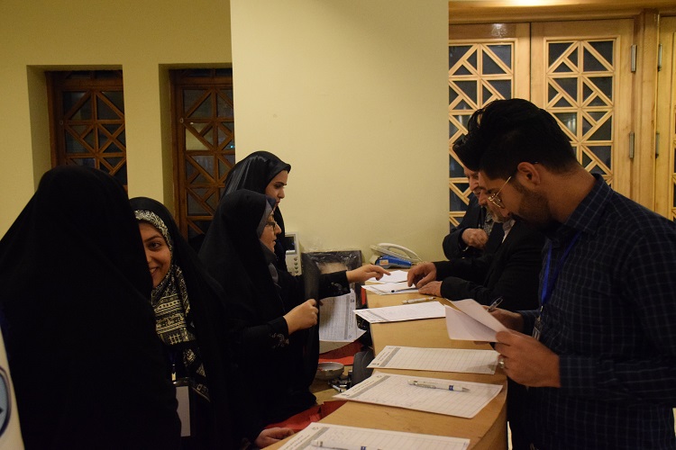همایش خیرین حامی قرآن و عترت
