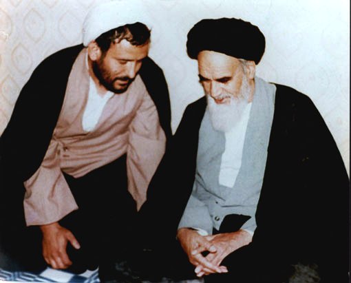 برخی از افراد روحیه انقلابی خود را مدیونه در مسجد انصارالحسین(ع) هستند