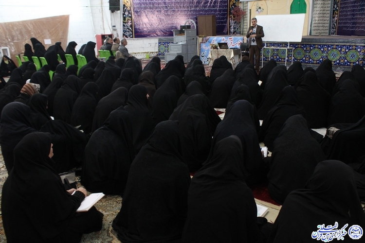 گزارش تصویری/دوره تدبر جزء 30 قرآن در فرخشهر