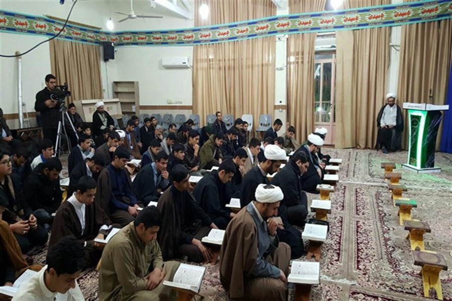 برپایی کرسیهای تلاوت قرآن در مدارس علمیه خوزستان برپایی کرسیهای تلاوت قرآن در مدارس علمیه خوزستان