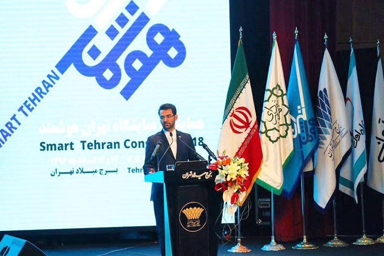 مسیر هوشمندسازی را با ملت همراه کنیم/ اقتصاد هوشمند رانتی اداره نشود