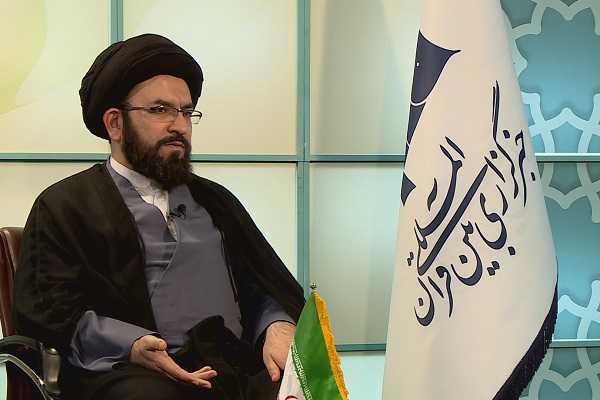 فضای جامعه امروزی قرآنی نیست/ رویکردهایمان را تغییر دهیم
