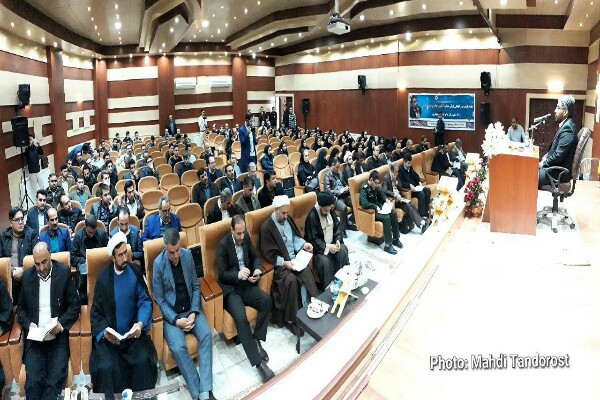 قرآن در هر زمان و مکان حکم مرجع زندگی دارد