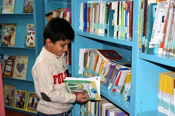 شوق خواندن در خردسال&zwnj;ترین کتابخوان سلماسی