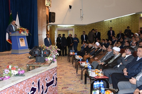 خانواده در جامعه ایرانی همچنان زنده، پاینده و پوینده است