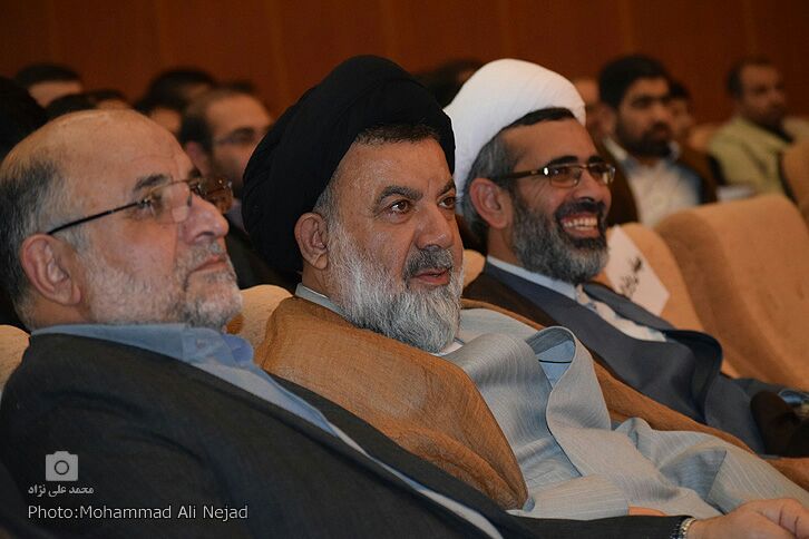 خادمان اربعین حسینی لرستان تجلیل شدند خادمان اربعین حسینی لرستان تجلیل شدند