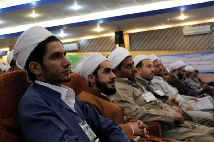 راه یابی 21 نفر از طلاب اهل سنت کردستانی به مرحله کشوری مسابقات قرآن راه یابی 21 نفر از طلاب اهل سنت کردستانی به مرحله کشوری مسابقات قرآن