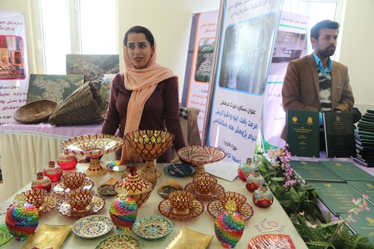 برپایی نمایشگاه دستاوردهای پژوهشی و فناوری در کردستان برپایی نمایشگاه دستاوردهای پژوهشی و فناوری در کردستان