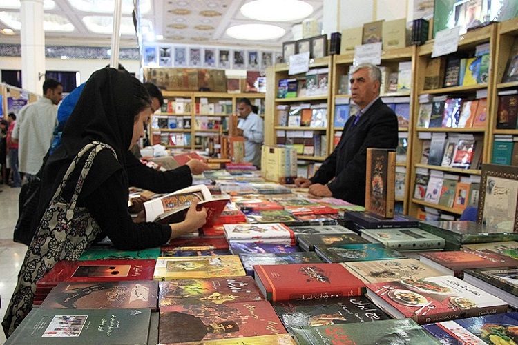 نمایشگاه کتاب البرز افتتاح شد
