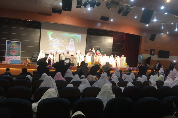 گزارش تصویری مراسم جشن عبادت دانش آموزان دختر در چمستان نور