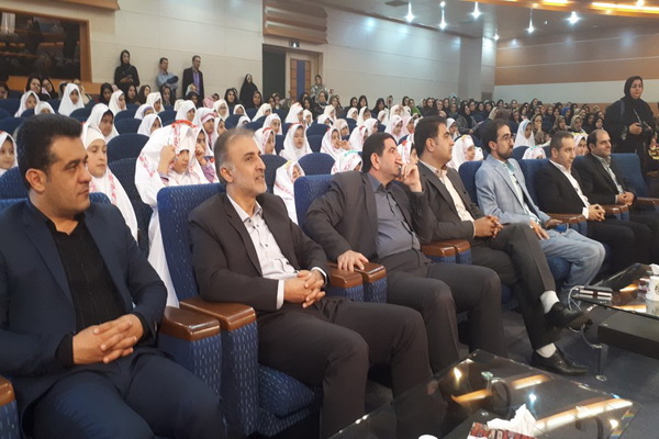 گزارش تصویری مراسم جشن عبادت دانش آموزان دختر در چمستان نور