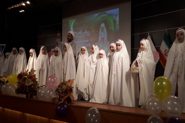 گزارش تصویری مراسم جشن عبادت دانش آموزان دختر در چمستان نور
