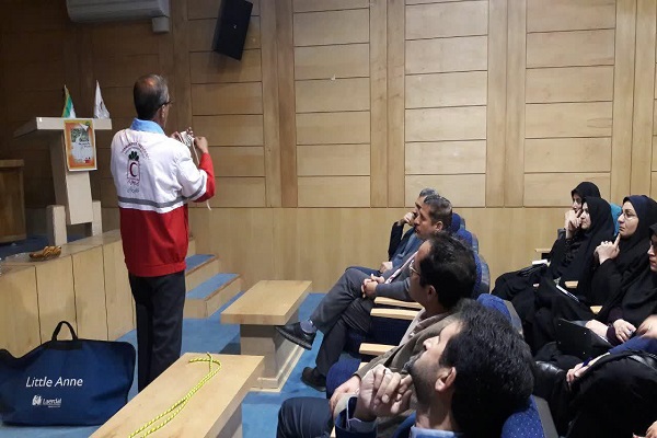 برگزاری کارگاه &laquo;پای درس ماه&raquo; با حضور مدرس بین&zwnj;المللی امداد و نجات در تویسرکان