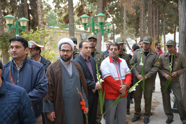 مزار شهدای رباط کريم گلباران شد
