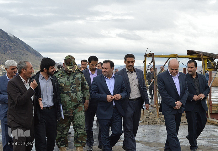 بازدید استاندار لرستان از روند ساخت مرکز فرهنگی دفاع مقدس لرستان