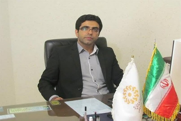 تویسرکان؛ یکی از سردمداران اهدای کتاب در همدان