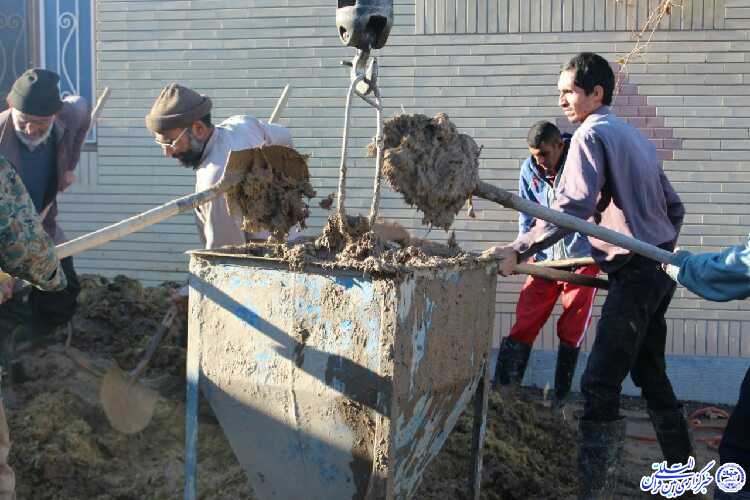 بام اندود کویرنشینان؛ سنتی قدیمی با رنگ همدلی