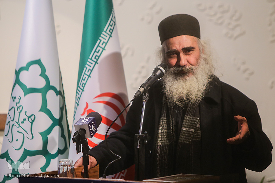 موسوی گرمارودی در قصیده&zwnj;سرایی، زبانزد است/ بیان مضامین دینی در قالب شعر نو
