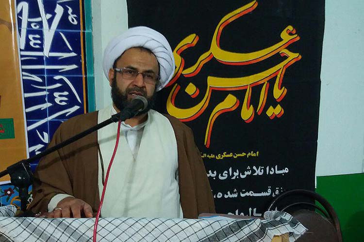زمینه جذب حداکثری مردم به مساجد فراهم شود
