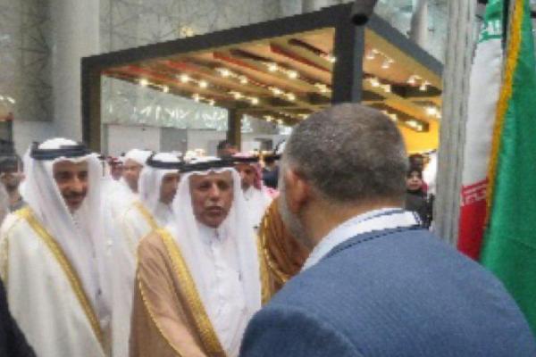 وزیرفرهنگ قطر از غرفه‌های ناشران ایرانی بازدید کرد