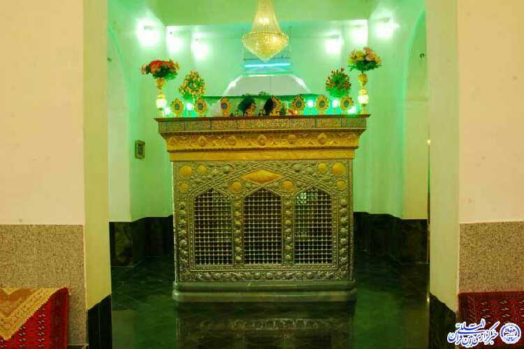 دلربایی گنبد فیروزه&zwnj;ای در دل کوه/ امامزاده شاه سلیمان علی(ع)؛ مأمن زائران در روزهای گرم