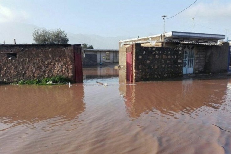 ۱۵ نفر از محاصره شدگان سیل بابازید نجات یافتند
