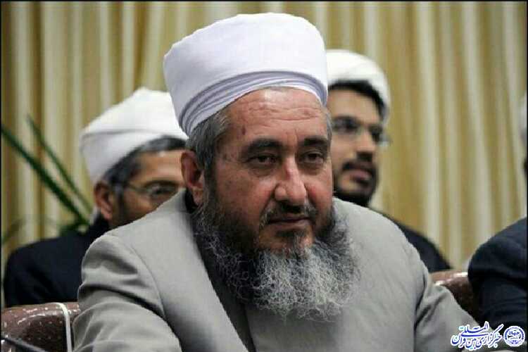 دشمنان به بهانه‌های مختلف اسلام را به چالش می‌کشند