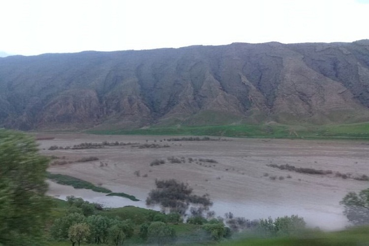 10 روستای رودبار کوهنانی در محاصره سیل/دریچه‌های سد سیمره باز شود