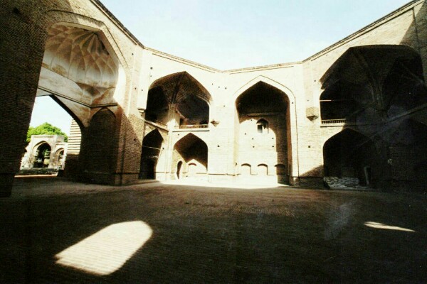 مسجد مطلّب&zwnj;خان خوی؛ بزرگترین مسجد روباز کشور/گنبدی که هیچ&zwnj;گاه ساخته نشد