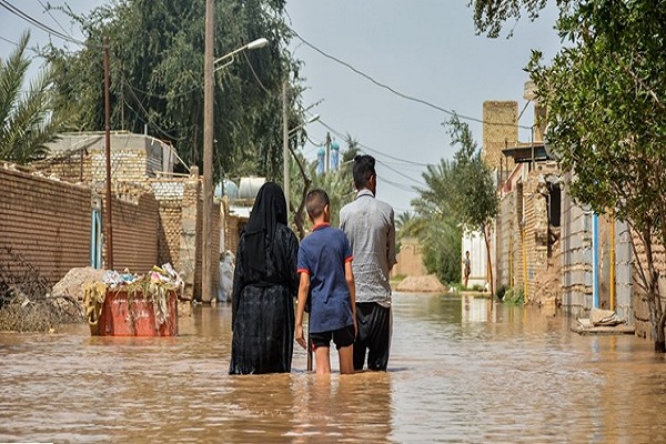 کارمندان کمیته امداد همدان بخشی از حقوق خود را به سیل&zwnj;زدگان کشور اختصاص دادند