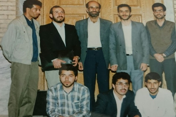 از تلاوت در سنگرها تا حافظ 18 جزء قرآن شدن از تلاوت در سنگرها تا حافظ 18 جزء قرآن شدن
