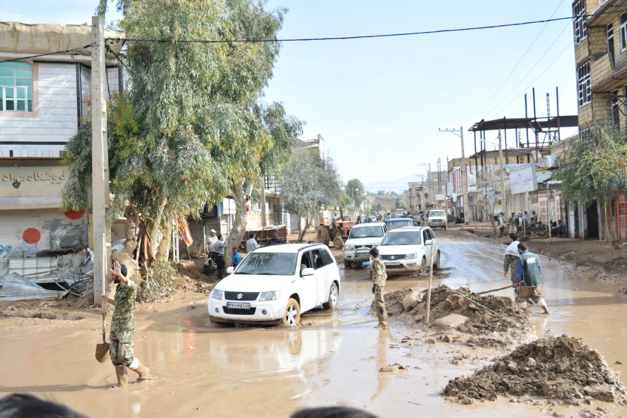گزارش تصویری بازدید تولیت آستان قدس رضوی از مناطق سیل&zwnj;زده لرستان