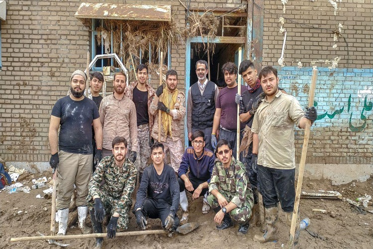 اعزام گروه&zwnj;های جهادی دانشجویان همدانی به مناطق سیل&zwnj;زده