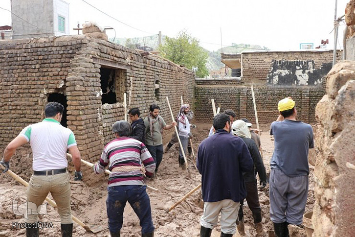 اعزام گروه جهادی شاعران و نویسندگان به مناطق سیل&zwnj;زده لرستان