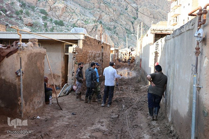 اعزام گروه جهادی شاعران و نویسندگان به مناطق سیل&zwnj;زده لرستان