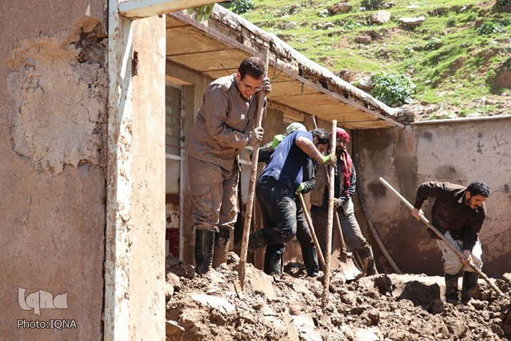 اعزام گروه جهادی شاعران و نویسندگان به مناطق سیل&zwnj;زده لرستان