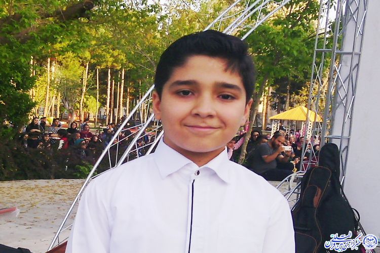 از قرائت قرآن تا خوانندگی نوجوان سبزواری از قرائت قرآن تا خوانندگی نوجوان 12 ساله سبزواری