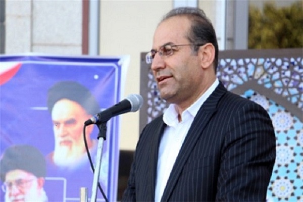 جلسات ساده تفسیر قرآن در مدارس مورد توجه ویژه قرار گیرد