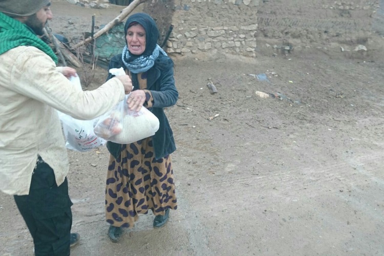 فروکش غم سیلاب با همت جوانان عاشق به وطن فروکش غم سیلاب با همت جوانان عاشق به وطن