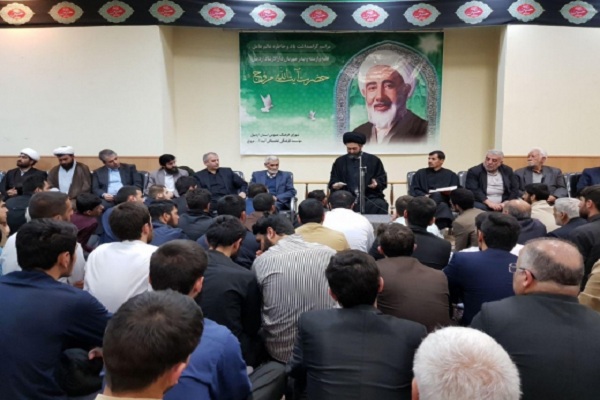 تنظیم روابط اجتماعی در دنیا از جمله اصلی&zwnj;ترین وظایف علمای دین است