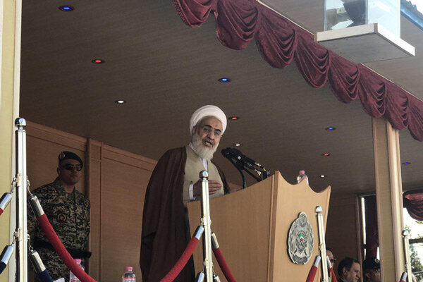 ولایت فقیه، محور انسجام نیروهای مسلح جمهوری اسلامی است